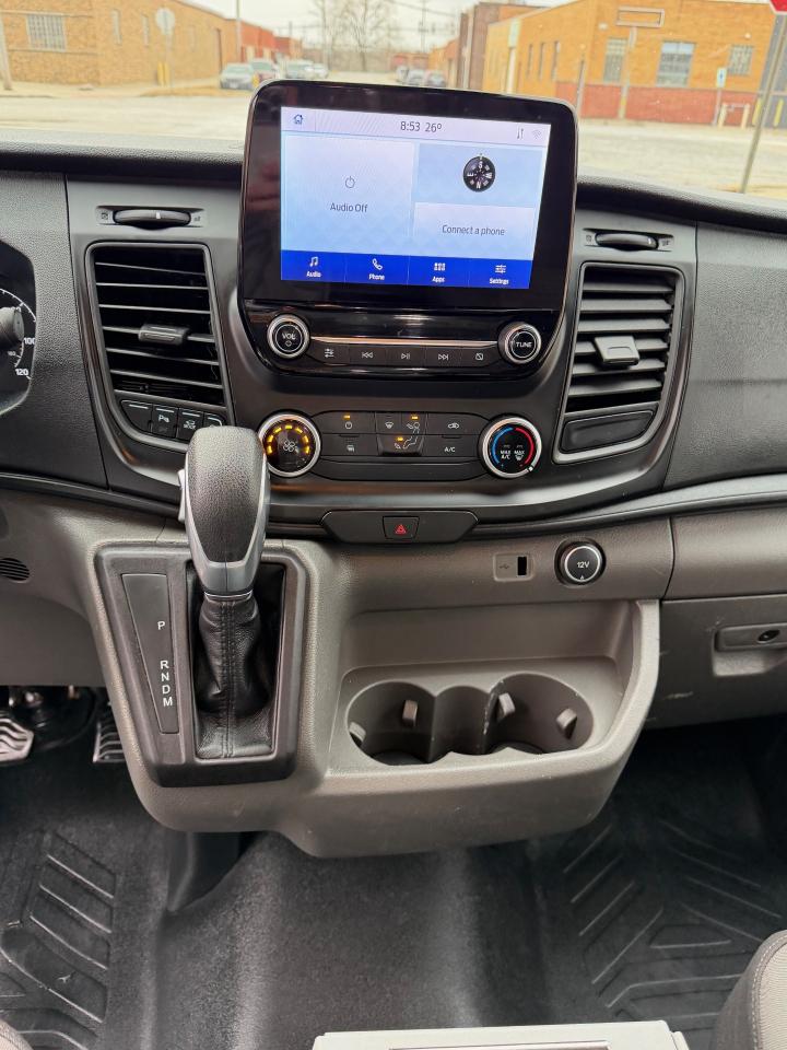 Ford Transit 250 Van Low Roof w/Sliding Pass. 130-in. WB 2020