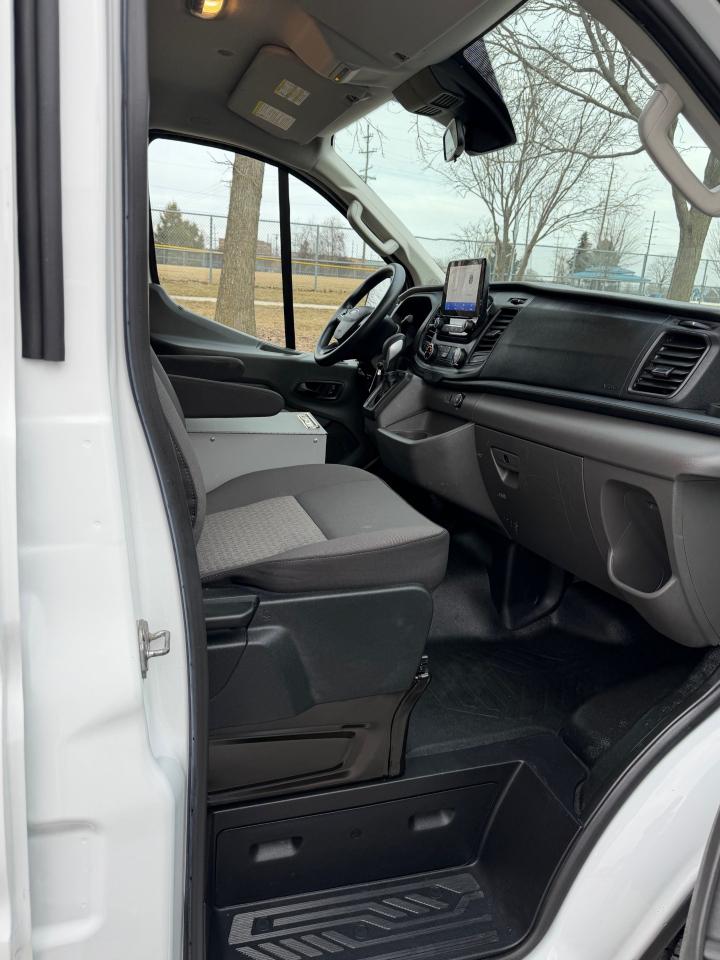 Ford Transit 250 Van Low Roof w/Sliding Pass. 130-in. WB 2020