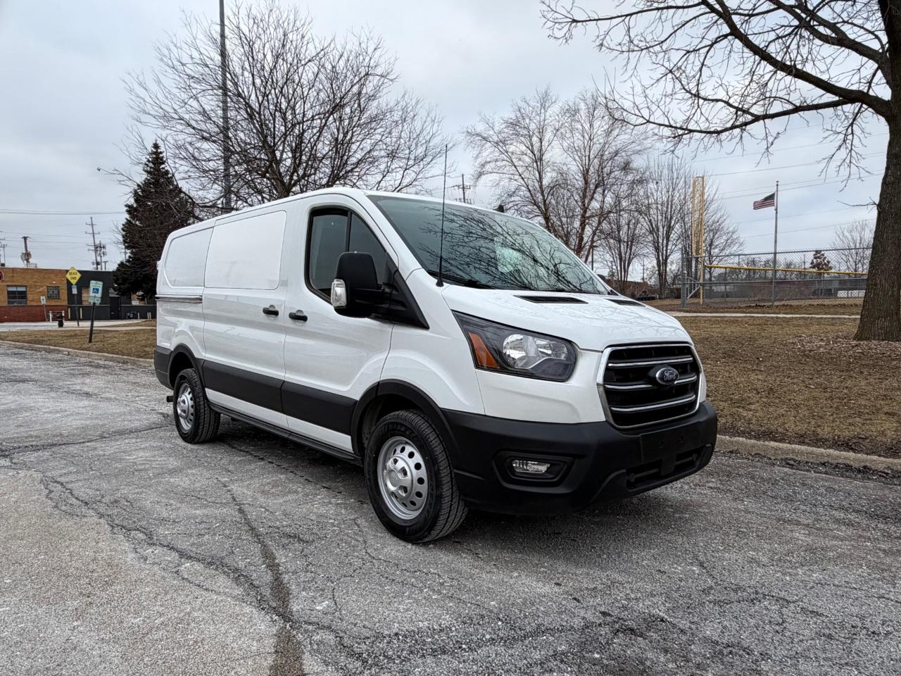 Ford Transit 250 Van Low Roof w/Sliding Pass. 130-in. WB 2020