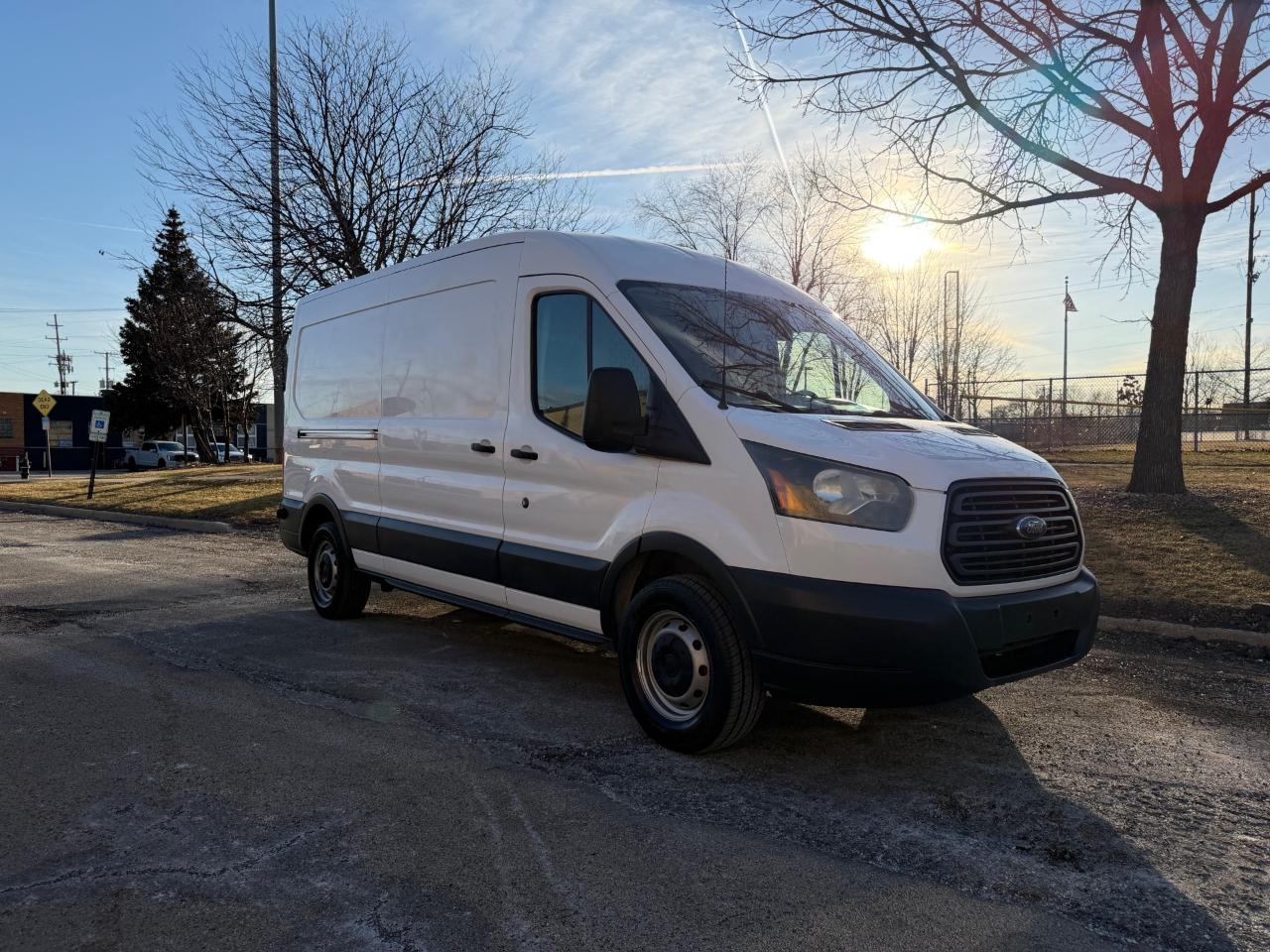 Ford Transit 150 Van Med. Roof w/Sliding Pass. 148-in. WB 2016
