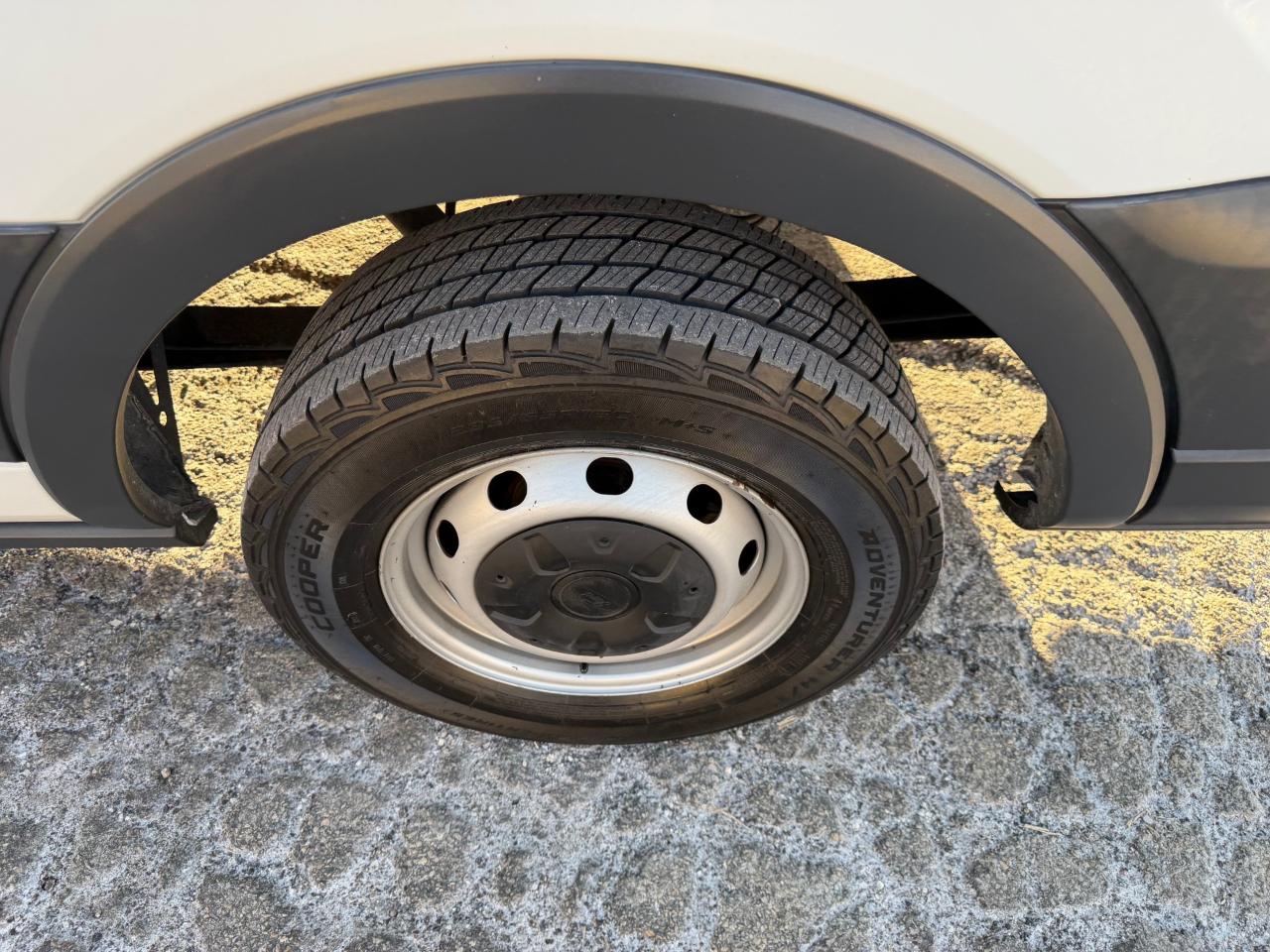 Ford Transit 150 Van Med. Roof w/Sliding Pass. 148-in. WB 2016