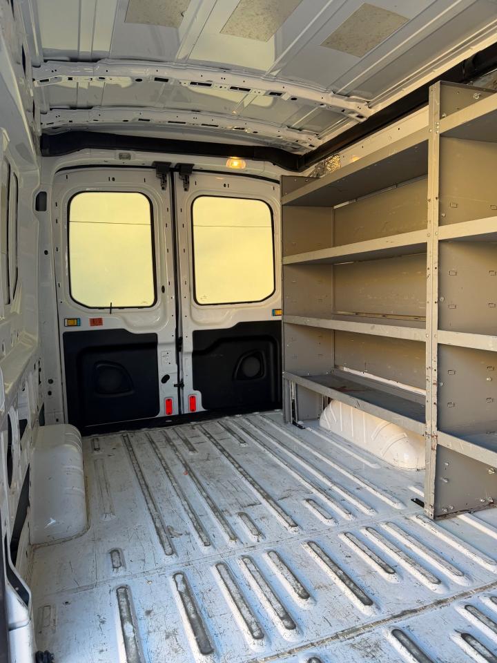 Ford Transit 150 Van Med. Roof w/Sliding Pass. 148-in. WB 2016