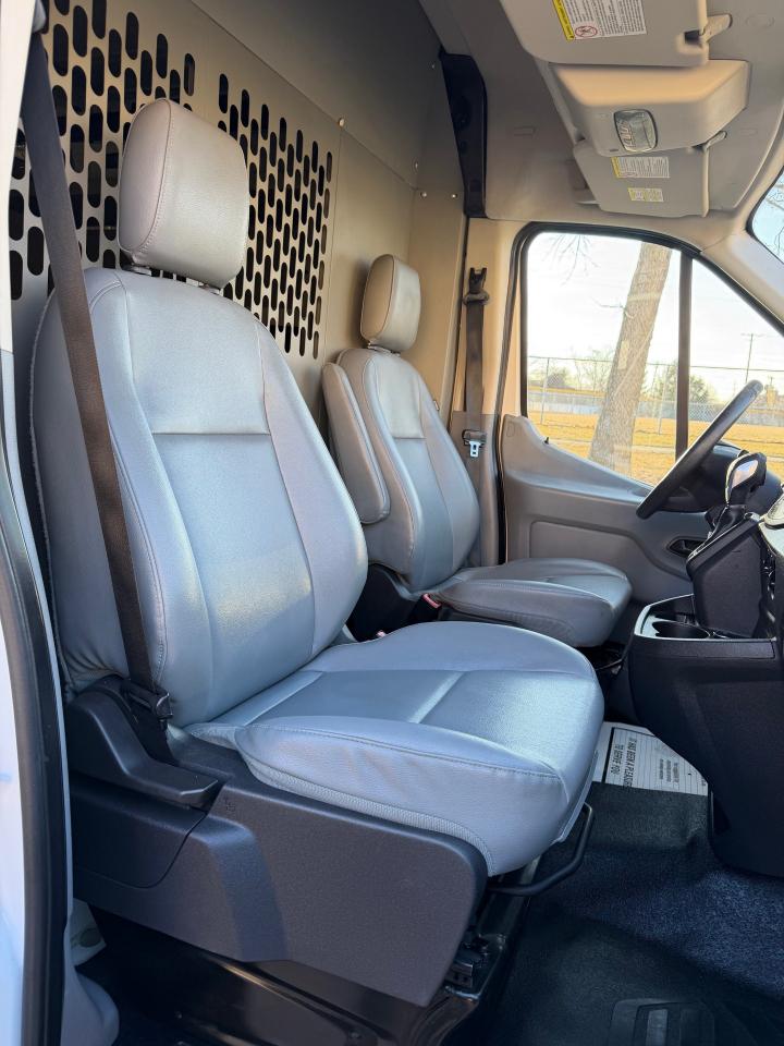 Ford Transit 150 Van Med. Roof w/Sliding Pass. 148-in. WB 2016