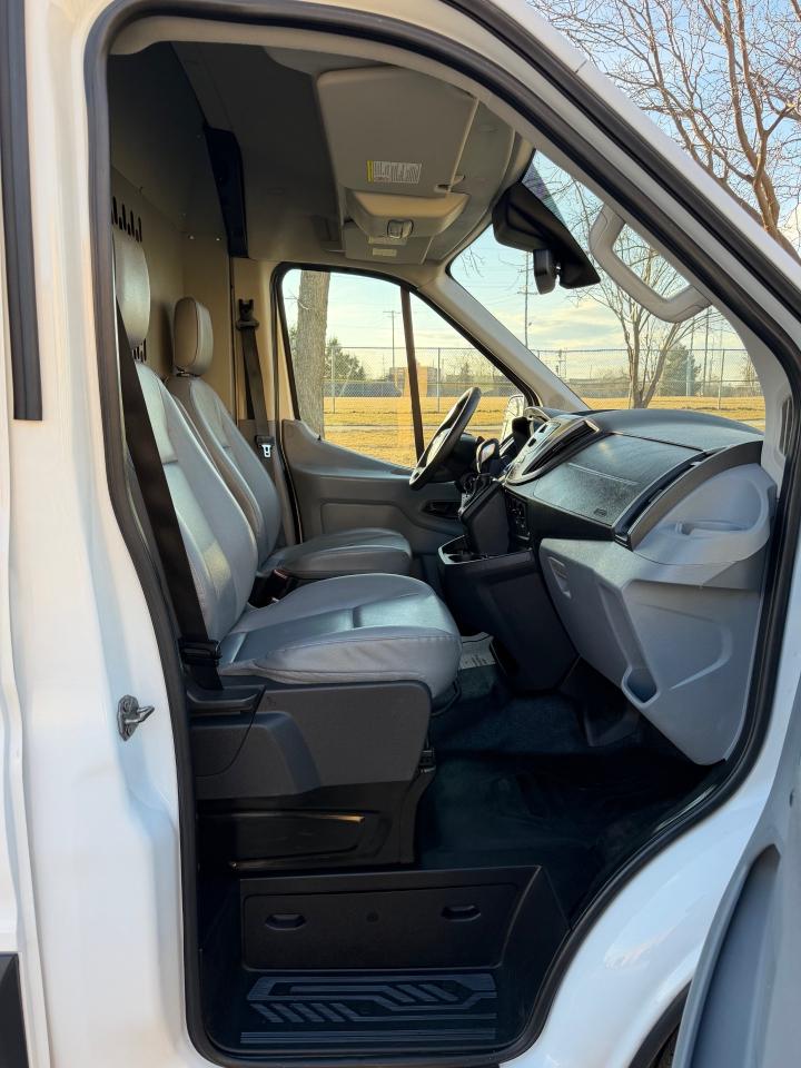 Ford Transit 150 Van Med. Roof w/Sliding Pass. 148-in. WB 2016