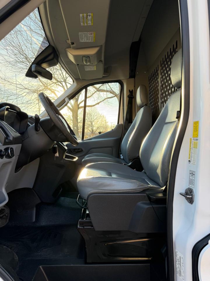 Ford Transit 150 Van Med. Roof w/Sliding Pass. 148-in. WB 2016