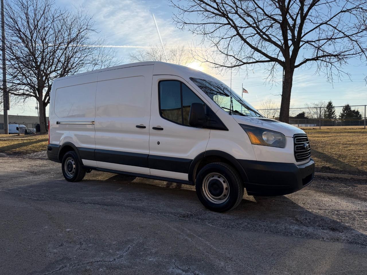 Ford Transit 150 Van Med. Roof w/Sliding Pass. 148-in. WB 2016