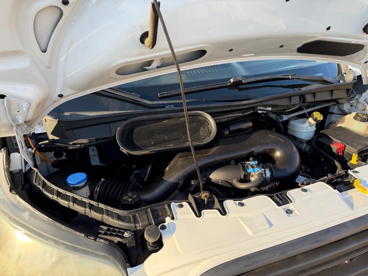 Ford Transit 150 Van Med. Roof w/Sliding Pass. 148-in. WB 2016