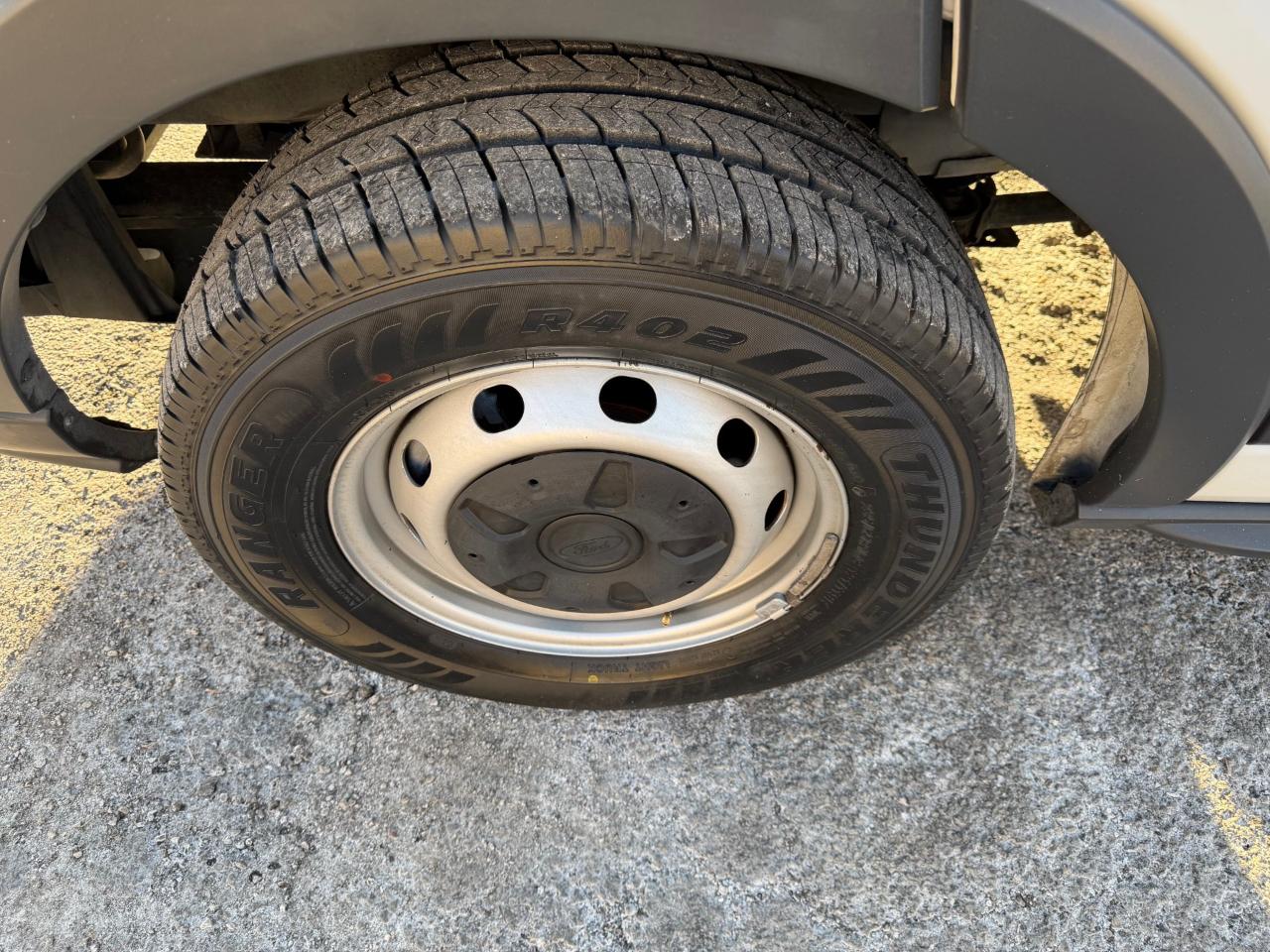 Ford Transit 150 Van Med. Roof w/Sliding Pass. 148-in. WB 2016