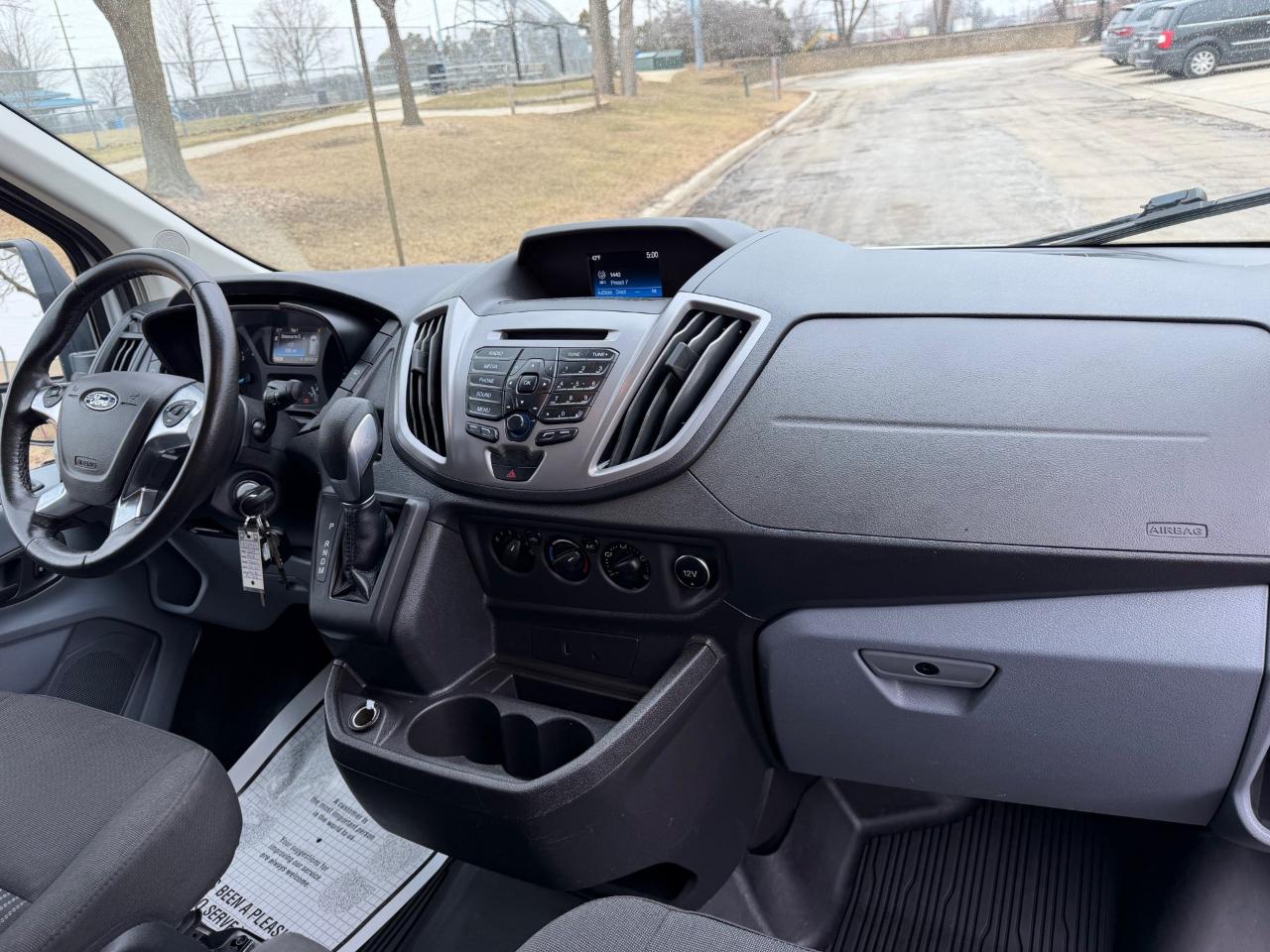 Ford Transit 150 Wagon Med. Roof XLT w/Sliding Pass. 130-in. WB 2019