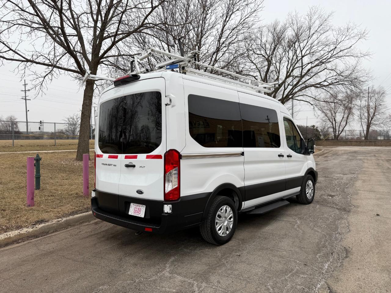 Ford Transit 150 Wagon Med. Roof XLT w/Sliding Pass. 130-in. WB 2019