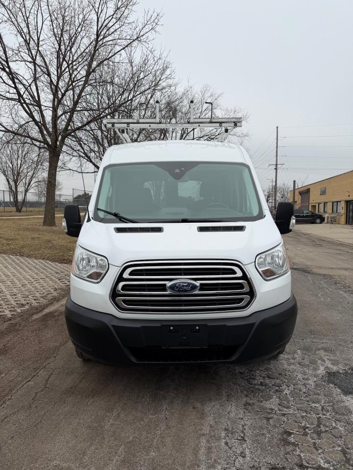 Ford Transit 150 Wagon Med. Roof XLT w/Sliding Pass. 130-in. WB 2019