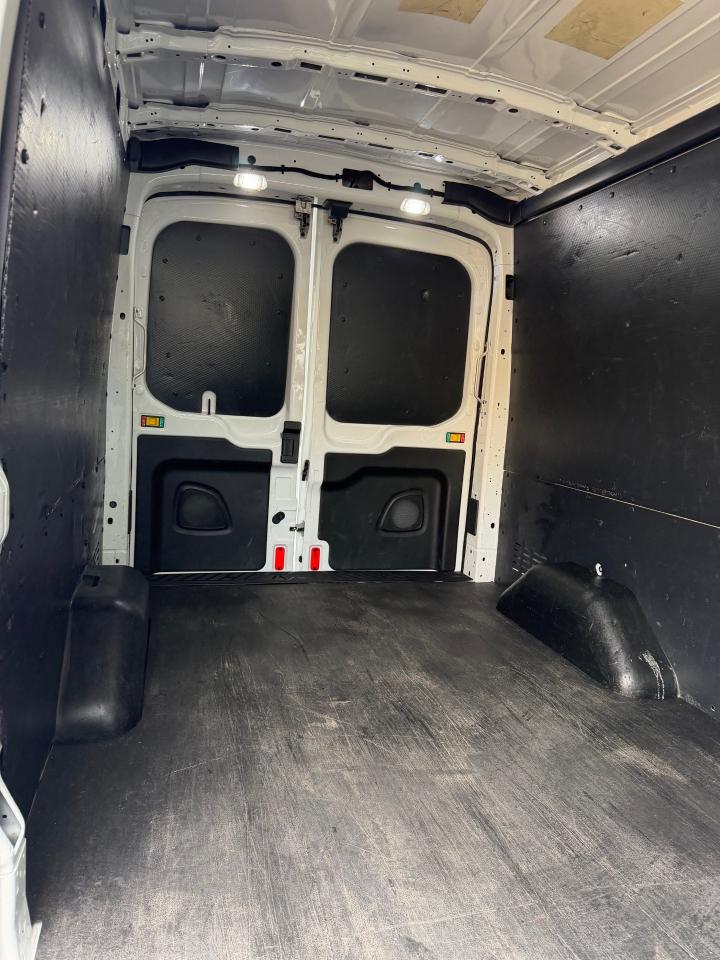 Ford Transit 350 Van Med. Roof w/Sliding Pass. 148-in. WB 2019