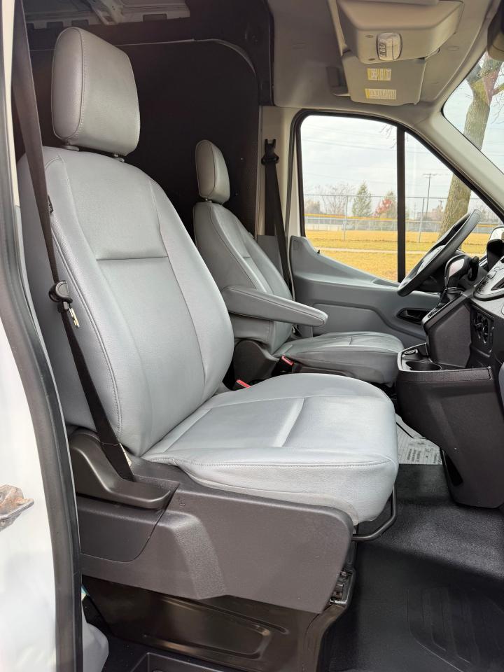 Ford Transit 350 Van Med. Roof w/Sliding Pass. 148-in. WB 2019