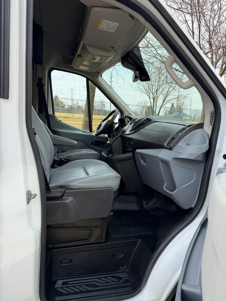 Ford Transit 350 Van Med. Roof w/Sliding Pass. 148-in. WB 2019