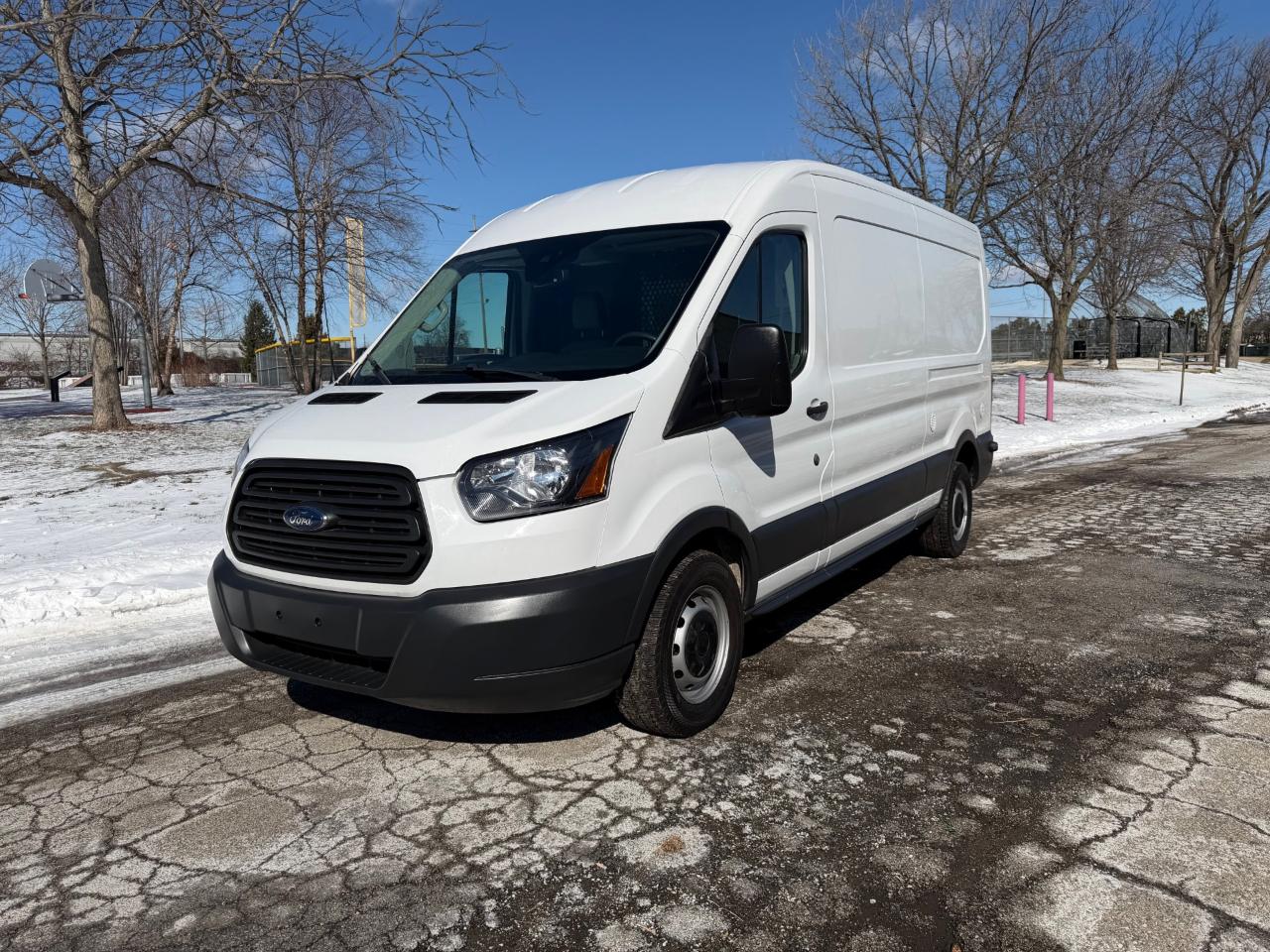 2018 Ford Transit 350 Van Med. Roof w/Sliding Pass. 148-in. WB