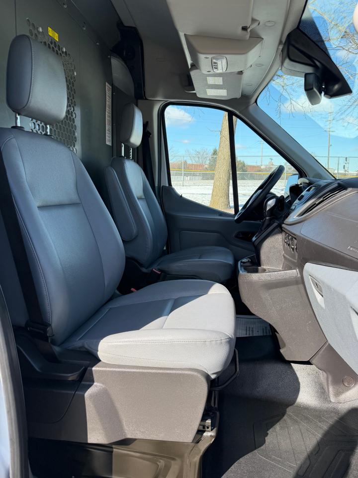 Ford Transit 350 Van Med. Roof w/Sliding Pass. 148-in. WB 2018