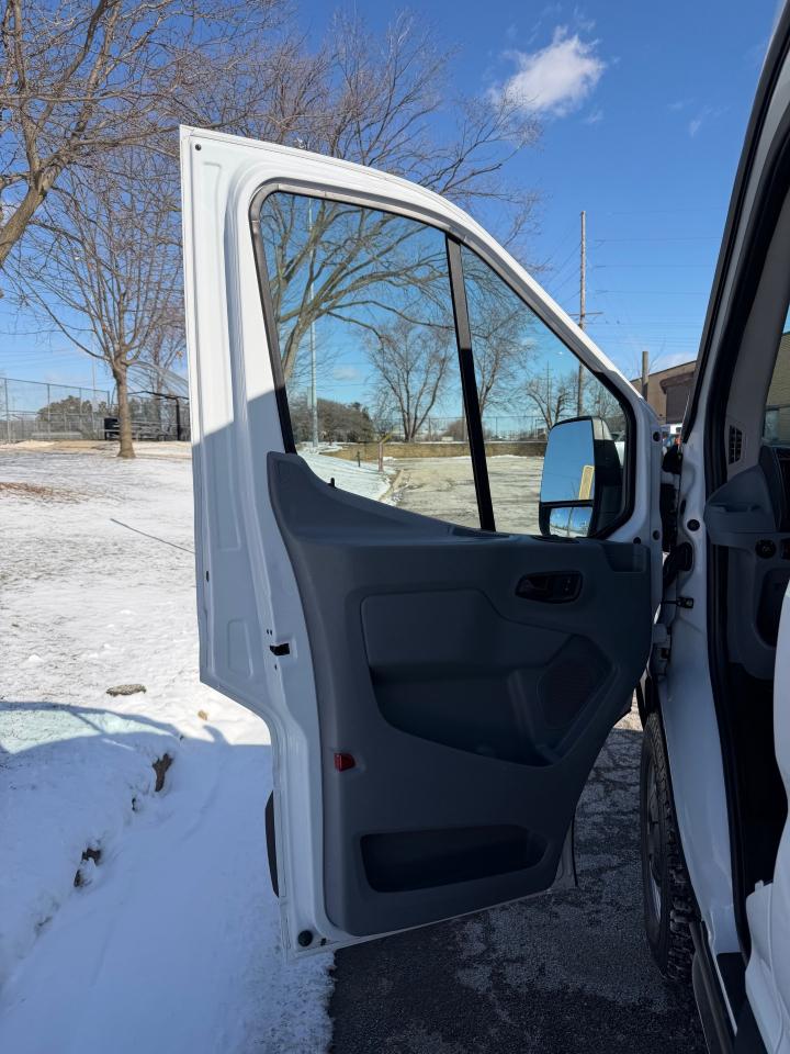 Ford Transit 350 Van Med. Roof w/Sliding Pass. 148-in. WB 2018