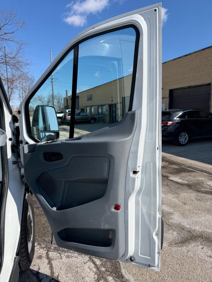 Ford Transit 350 Van Med. Roof w/Sliding Pass. 148-in. WB 2018