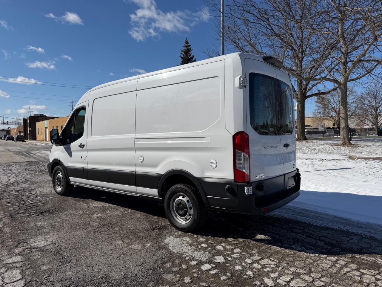 Ford Transit 350 Van Med. Roof w/Sliding Pass. 148-in. WB 2018