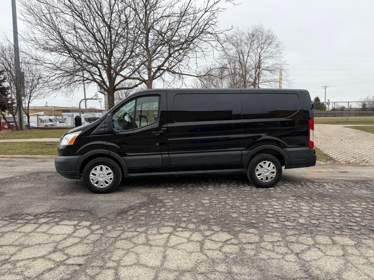 Ford Transit 150 Van Low Roof w/Sliding Pass. 130-in. WB 2018