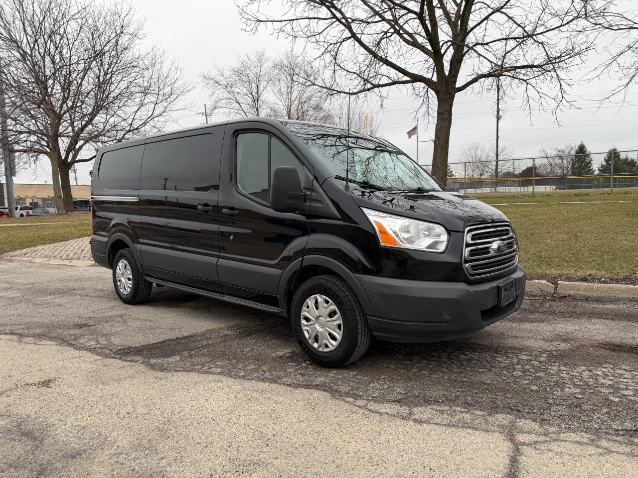 Ford Transit 150 Van Low Roof w/Sliding Pass. 130-in. WB 2018