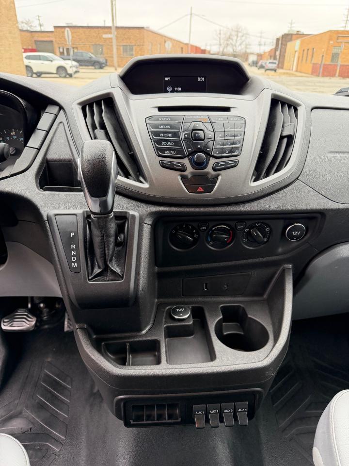 Ford Transit 150 Van Low Roof w/Sliding Pass. 130-in. WB 2018