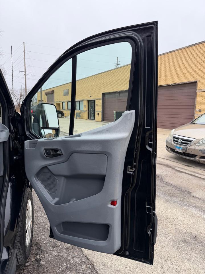 Ford Transit 150 Van Low Roof w/Sliding Pass. 130-in. WB 2018