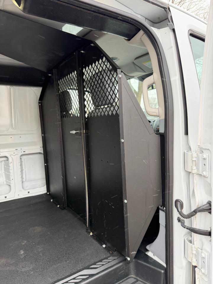 Ford Transit 150 Van Low Roof 60/40 Pass. 130-in. WB 2016