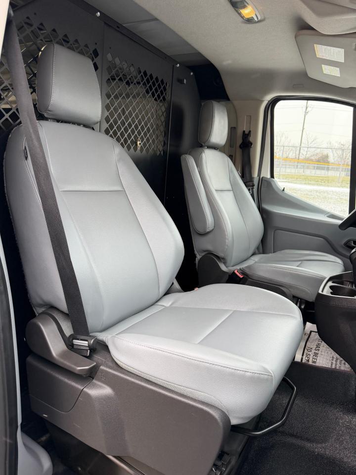 Ford Transit 150 Van Low Roof 60/40 Pass. 130-in. WB 2016