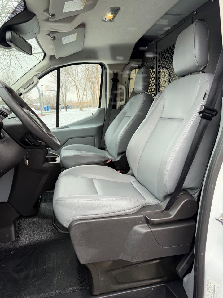 Ford Transit 150 Van Low Roof 60/40 Pass. 130-in. WB 2016