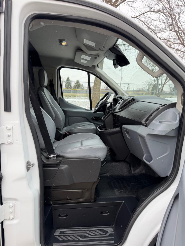 Ford Transit 150 Van Low Roof 60/40 Pass. 130-in. WB 2016