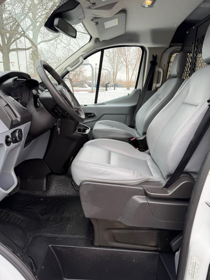 Ford Transit 150 Van Low Roof 60/40 Pass. 130-in. WB 2016