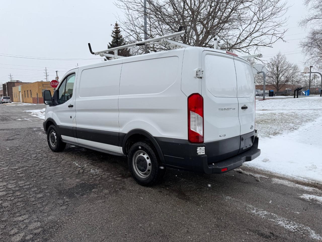 Ford Transit 150 Van Low Roof 60/40 Pass. 130-in. WB 2016