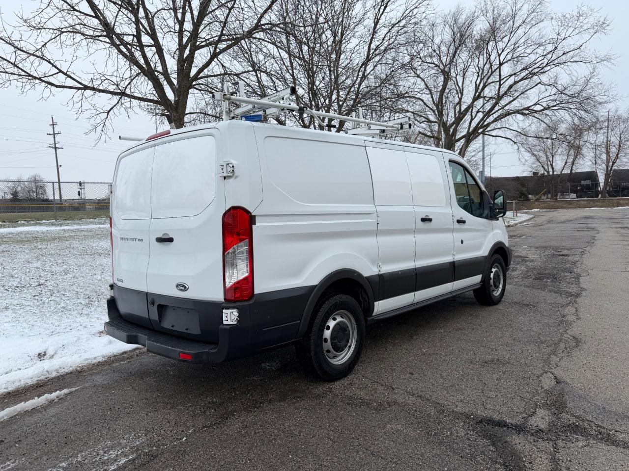 Ford Transit 150 Van Low Roof 60/40 Pass. 130-in. WB 2016