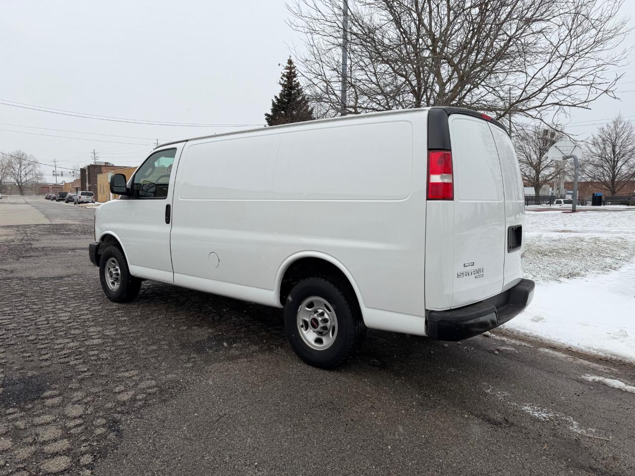 GMC Savana G3500 Cargo 2016