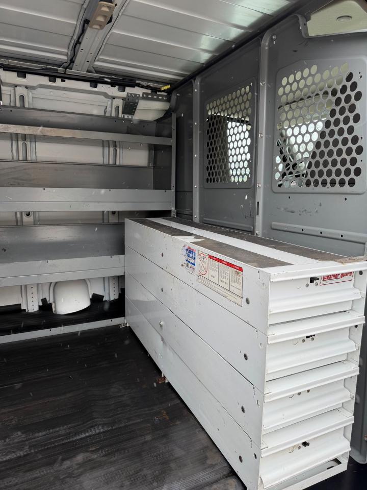 GMC Savana G3500 Cargo 2016