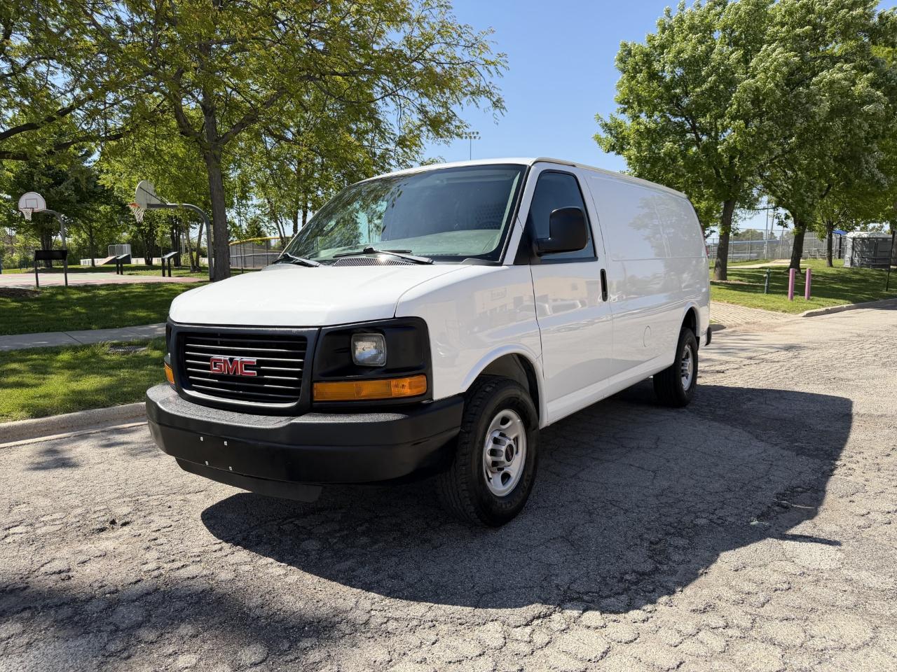 2016 GMC Savana 3500's photo
