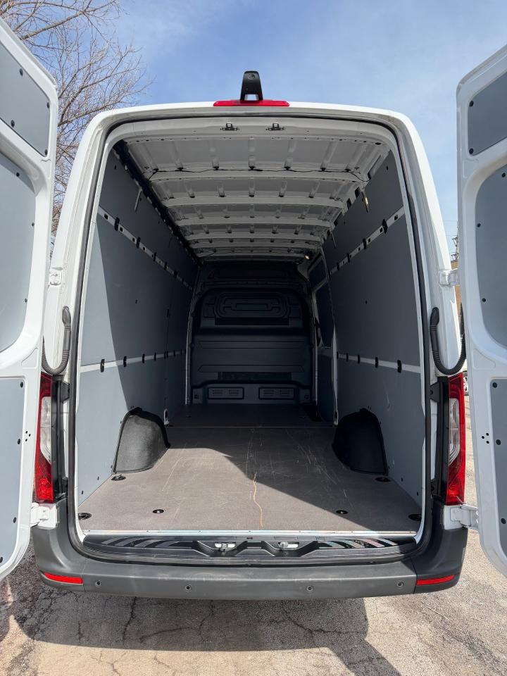 Mercedes-Benz Sprinter 2500 170-in. WB 2024