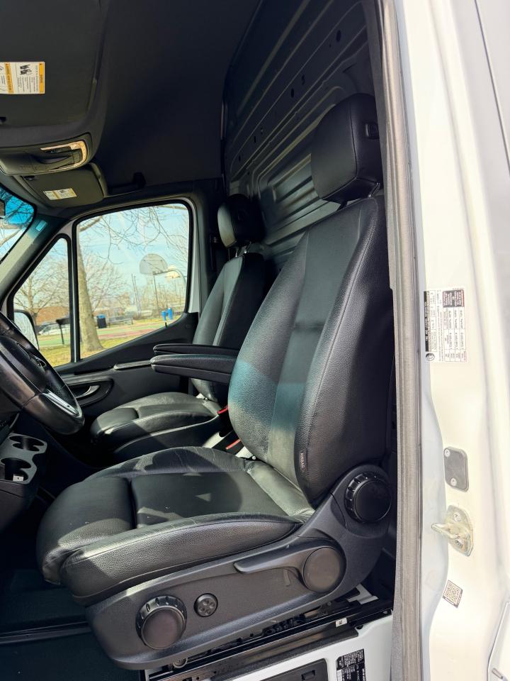 Mercedes-Benz Sprinter 2500 170-in. WB 2024