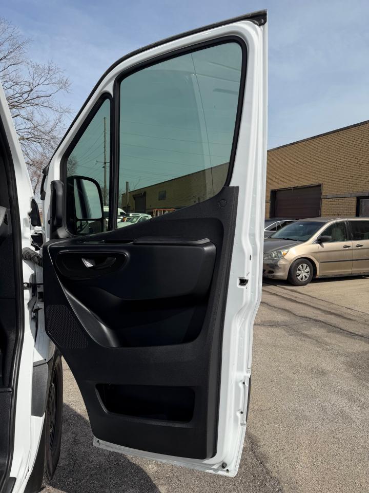 Mercedes-Benz Sprinter 2500 170-in. WB 2024