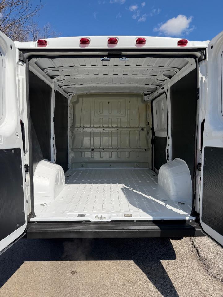 RAM Promaster 1500 Low Roof Tradesman 118-in. WB 2014