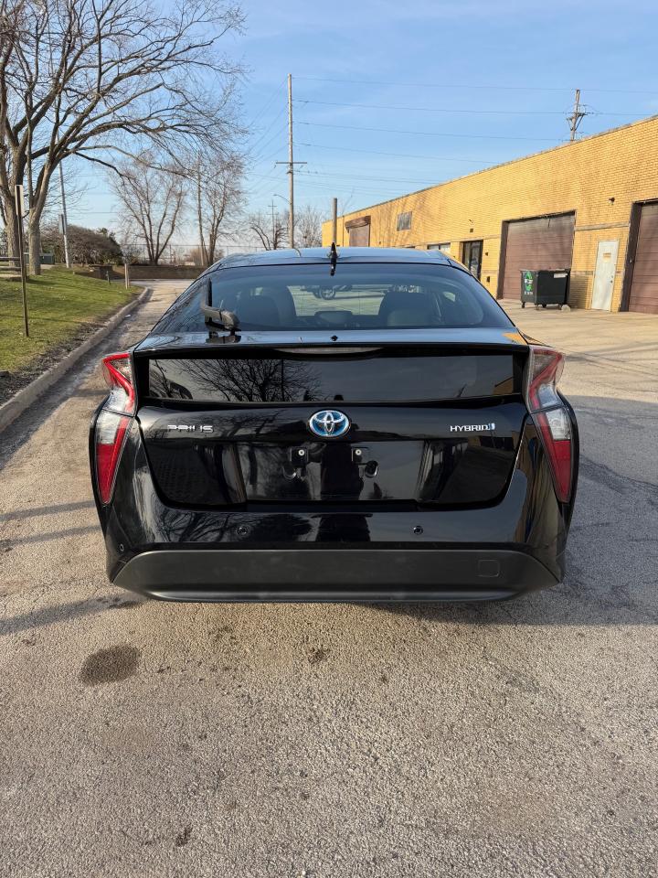 Toyota Prius Three 2017
