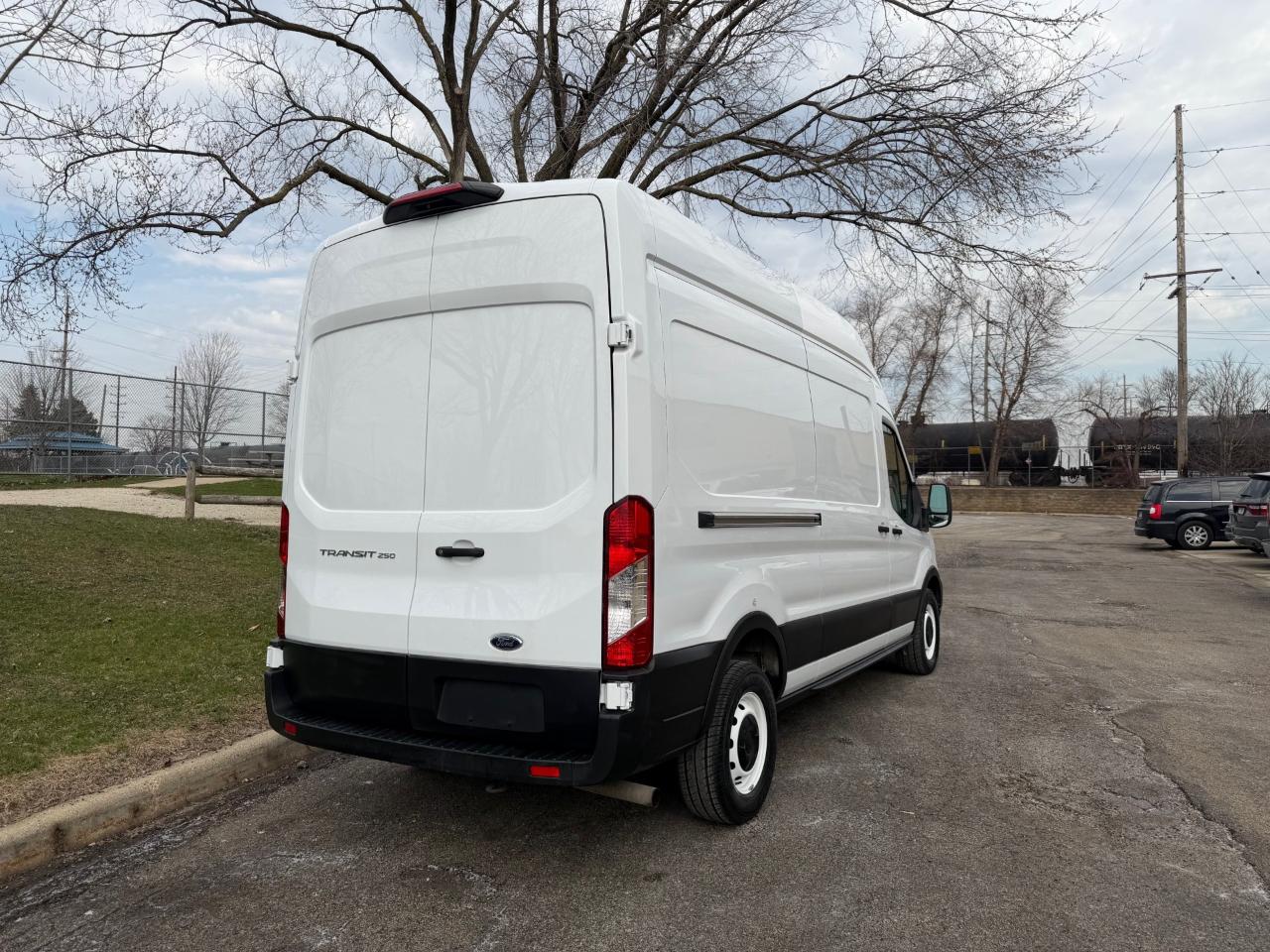 Ford Transit 250 Van High Roof w/Sliding Pass. 148-in. WB 2021