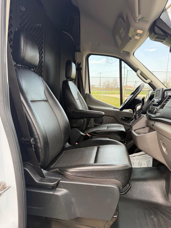 Ford Transit 250 Van High Roof w/Sliding Pass. 148-in. WB 2021