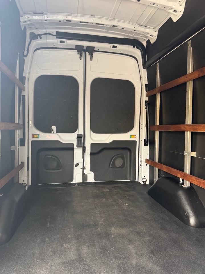 Ford Transit 250 Van High Roof w/Sliding Pass. 148-in. WB 2021