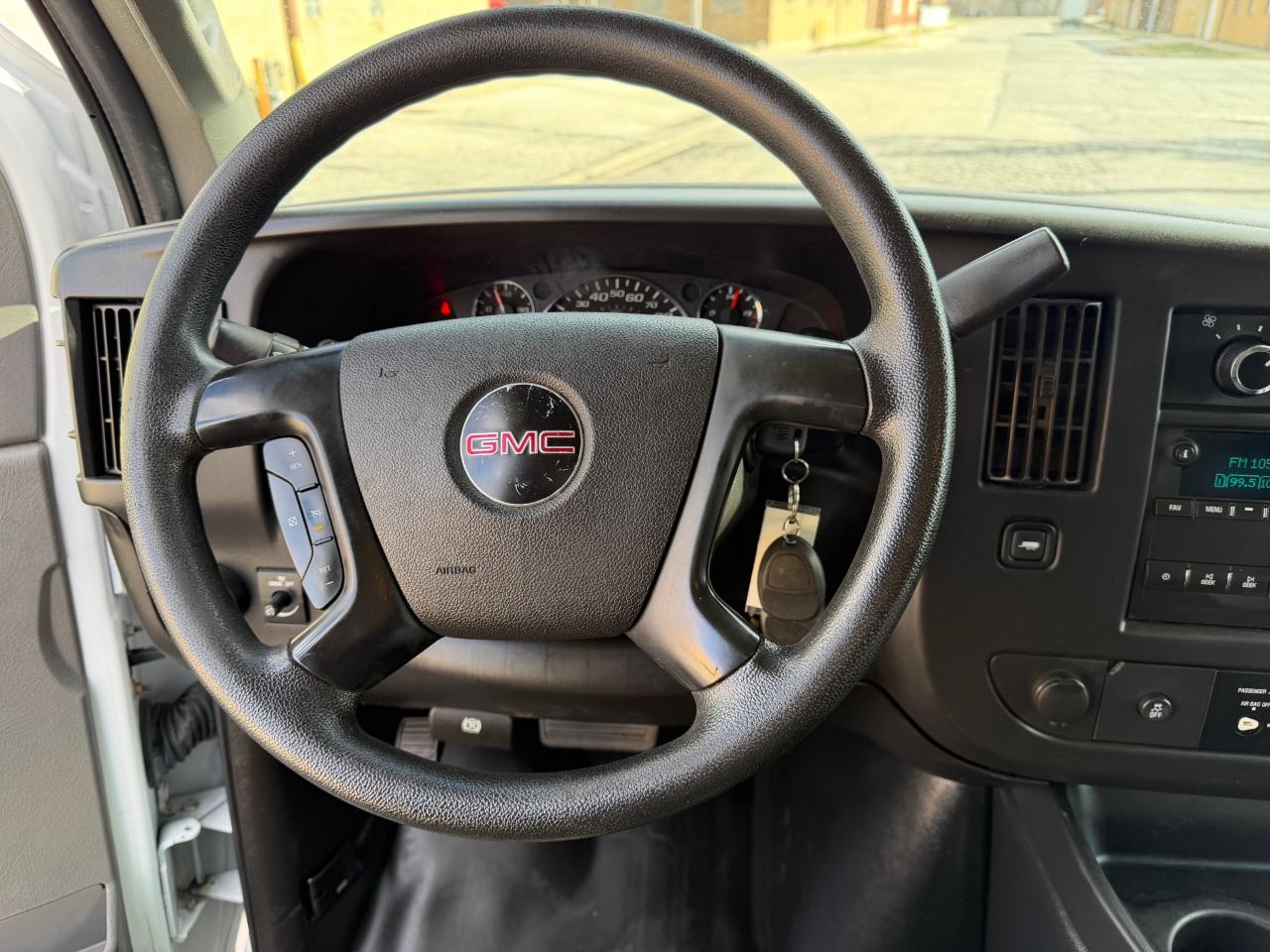 GMC Savana G3500 Cargo 2016