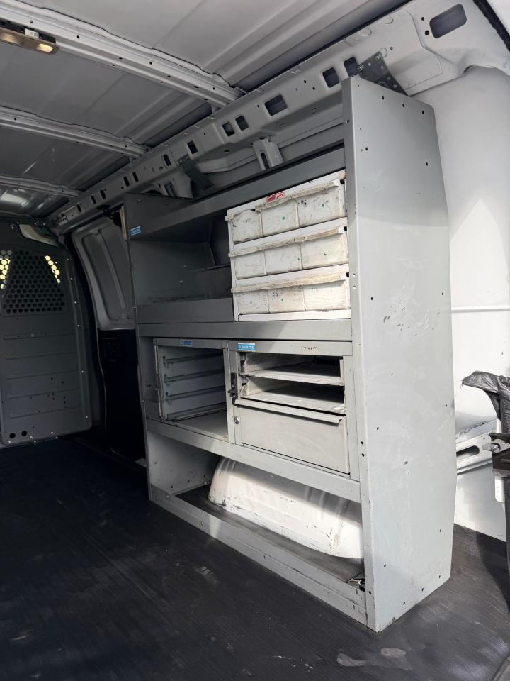 GMC Savana G3500 Cargo 2016