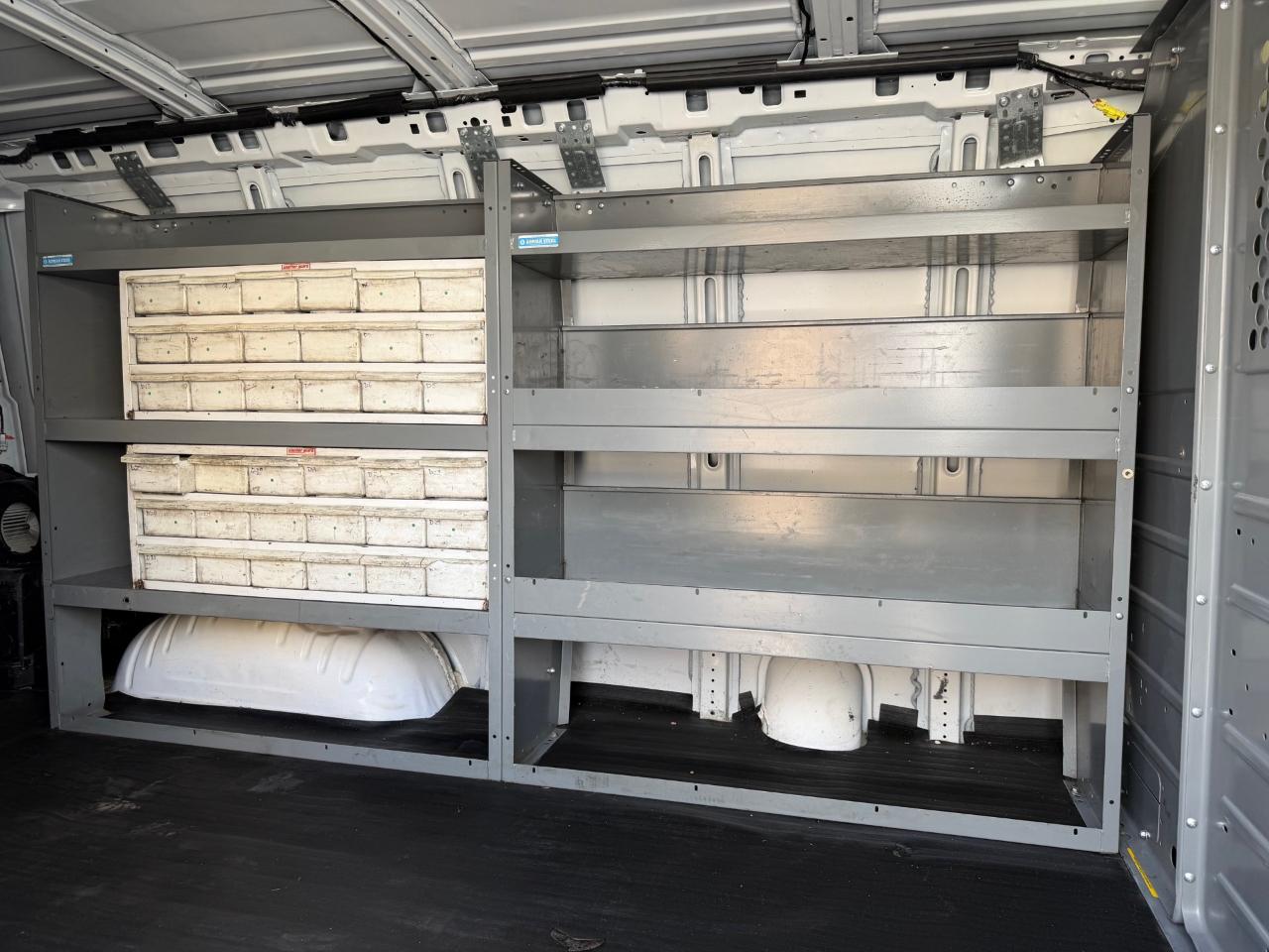 GMC Savana G3500 Cargo 2016