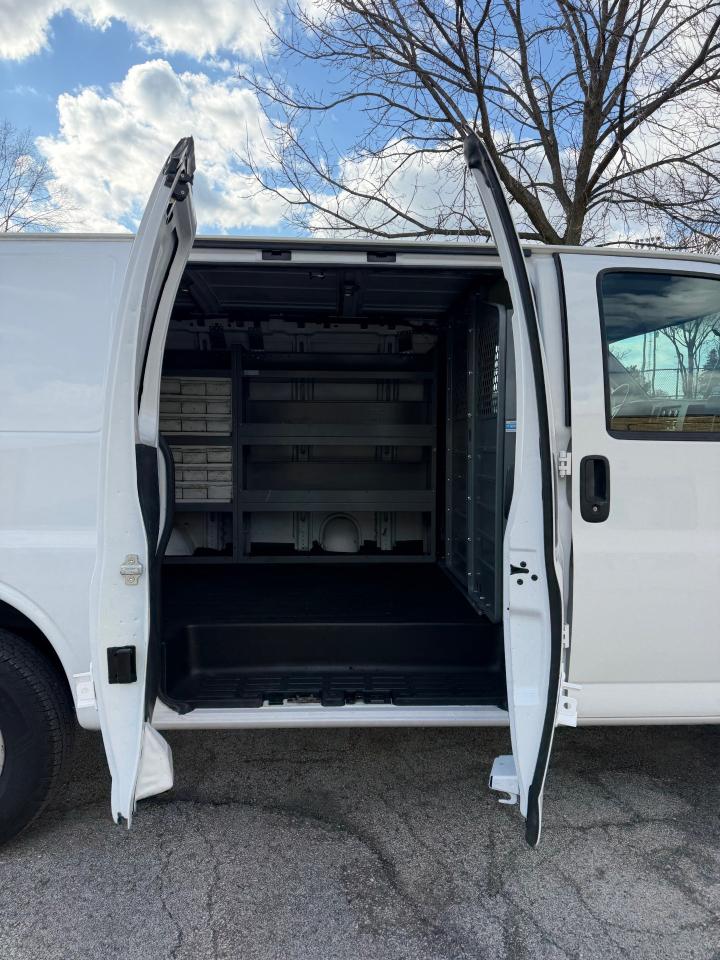 GMC Savana G3500 Cargo 2016