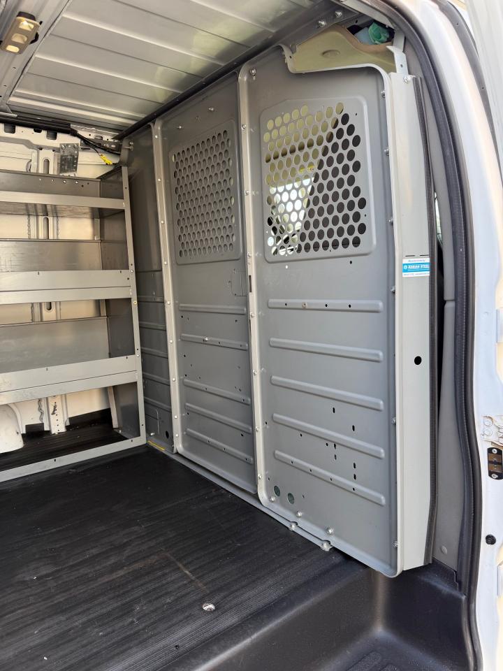 GMC Savana G3500 Cargo 2016